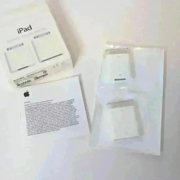 Apple iPad Camera Connection Kit - Picture 3 of 5